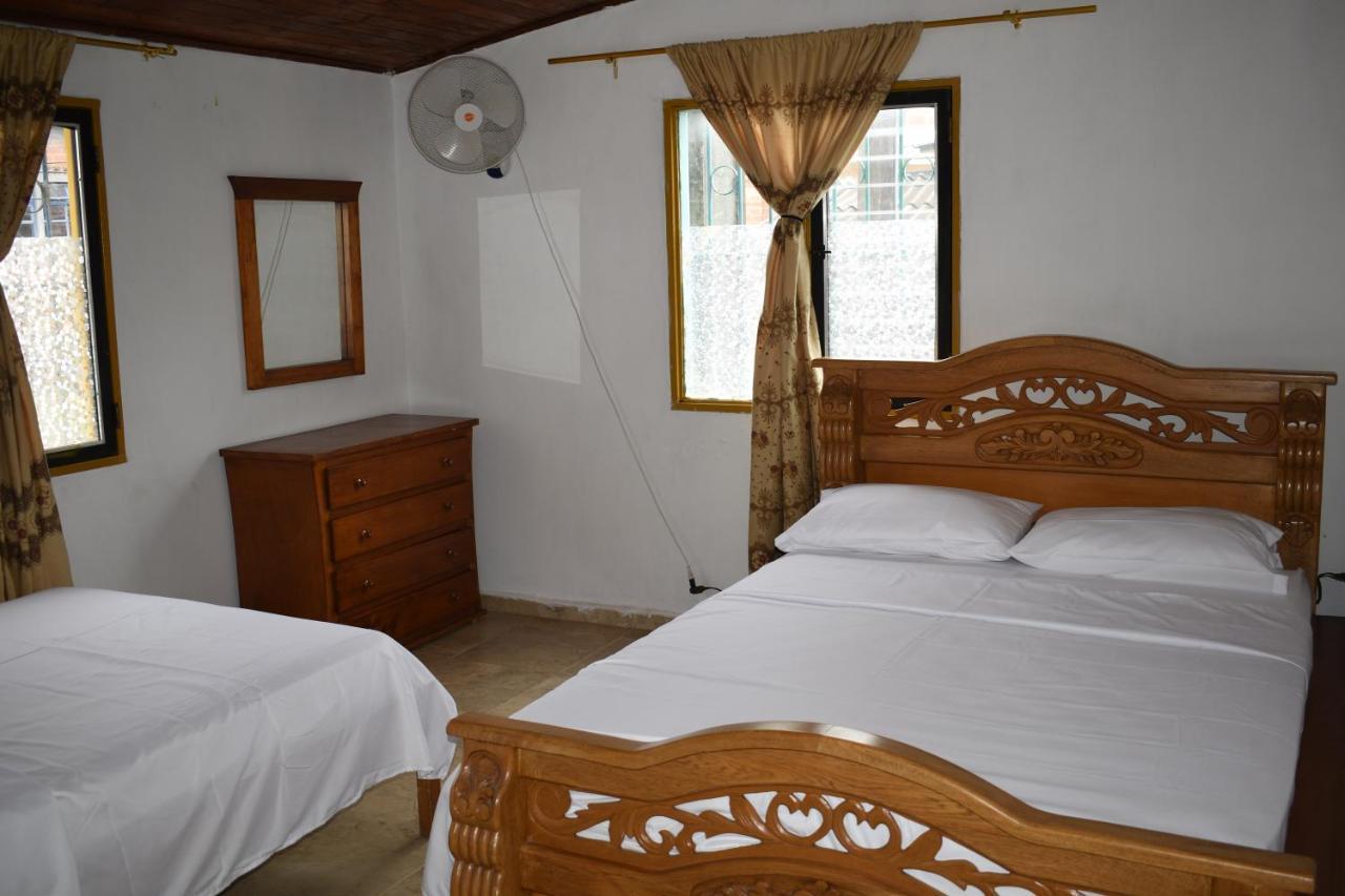 Artesanos Y Turistas Apartman Guatapé Kültér fotó